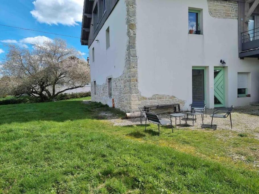 Logement Dans Maison + Exterieur Orchamps-Vennes Eksteriør billede