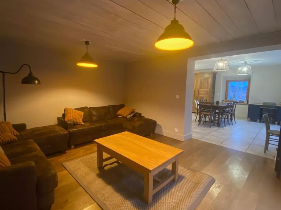 Logement Dans Maison + Exterieur Orchamps-Vennes Eksteriør billede