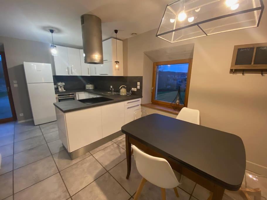 Logement Dans Maison + Exterieur Orchamps-Vennes Eksteriør billede